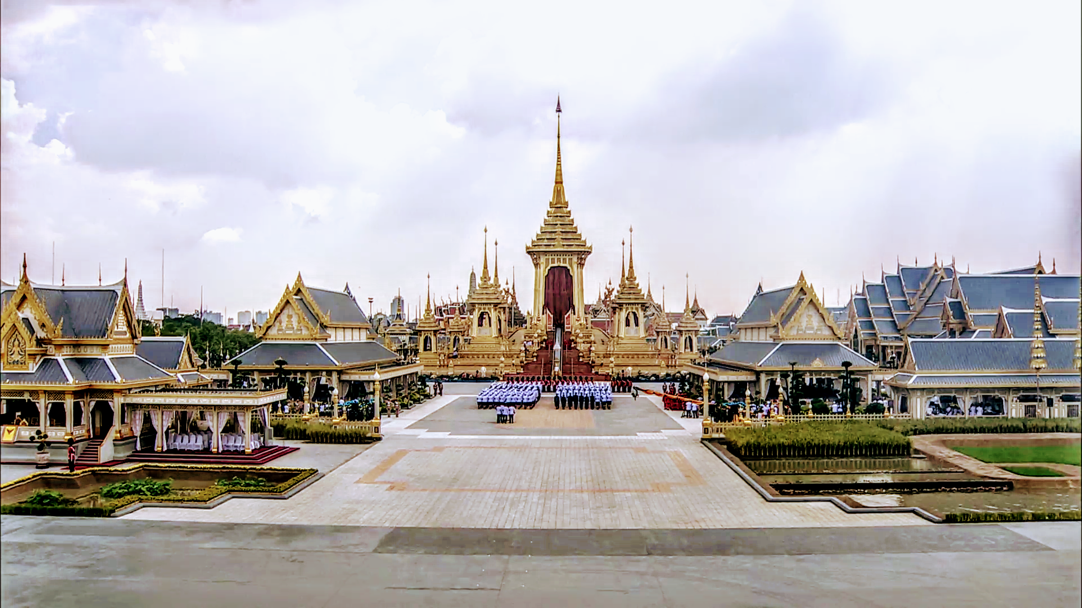 皇家田广场（Sanam Luang · สนามหลวง）